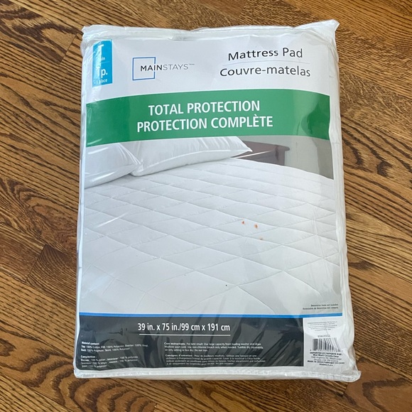 NWT Mattress Pad - Picture 2 of 2